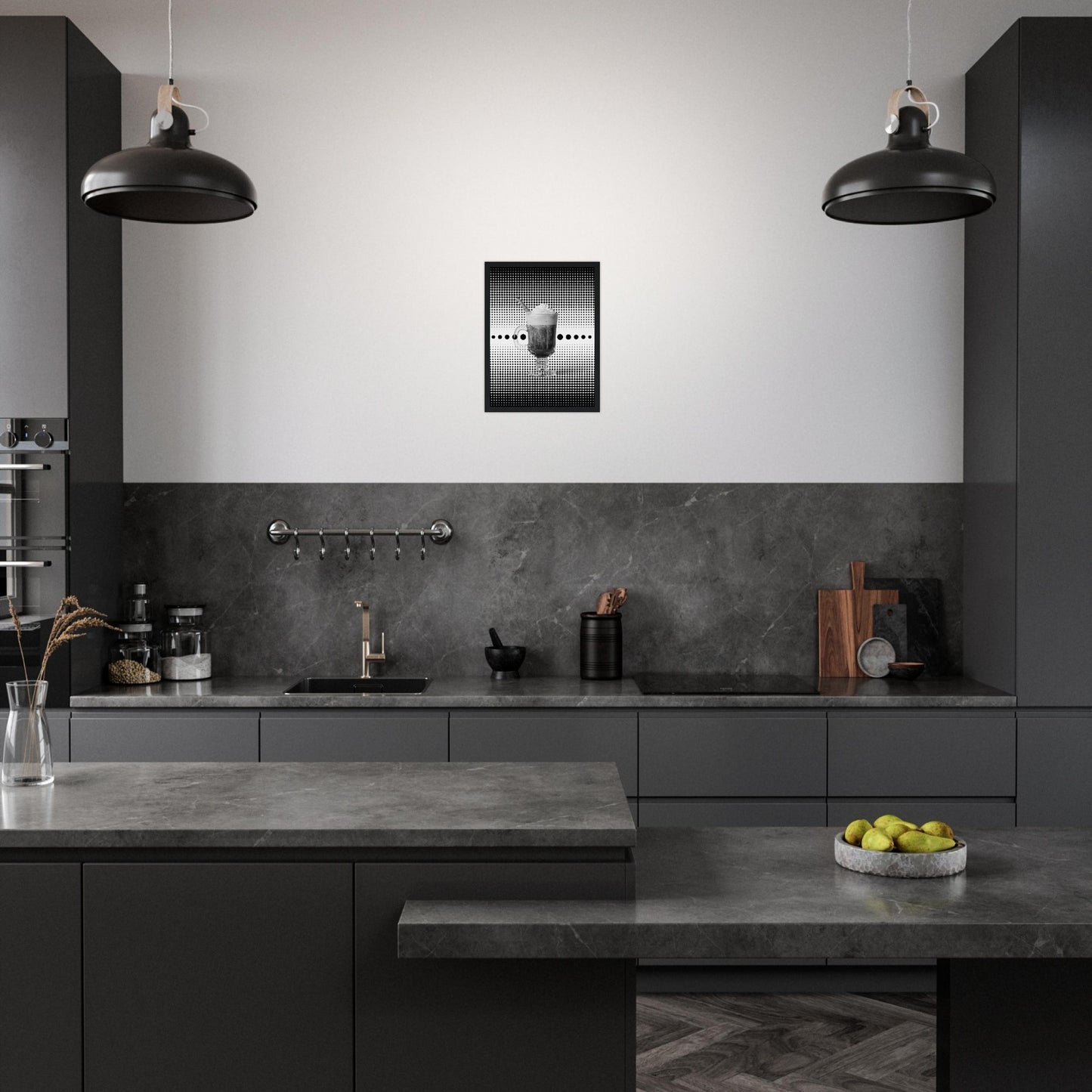 Bild im schwarzem Rahmen mit einem Schwarz weißem Motiv aus schwarzen punkten auf einem weißen Untergrund gepaart eines Schwarzweiß Foto eines Cappuccino an der wand einer modernen Küche.